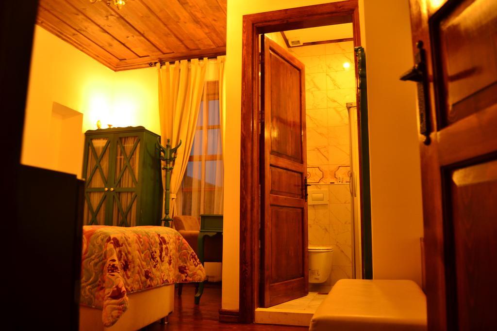 ברגאמה Aristonicus Boutique Hotel חדר תמונה