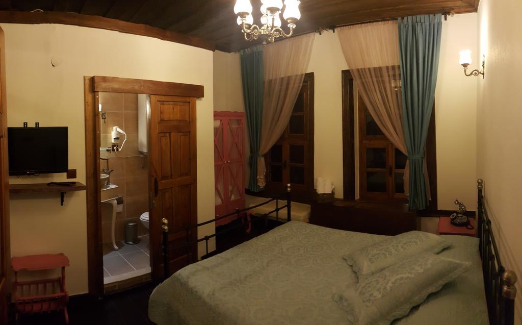 ברגאמה Aristonicus Boutique Hotel חדר תמונה