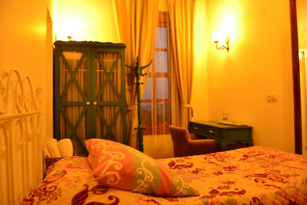 ברגאמה Aristonicus Boutique Hotel חדר תמונה