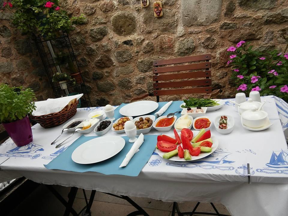 ברגאמה Aristonicus Boutique Hotel מראה חיצוני תמונה